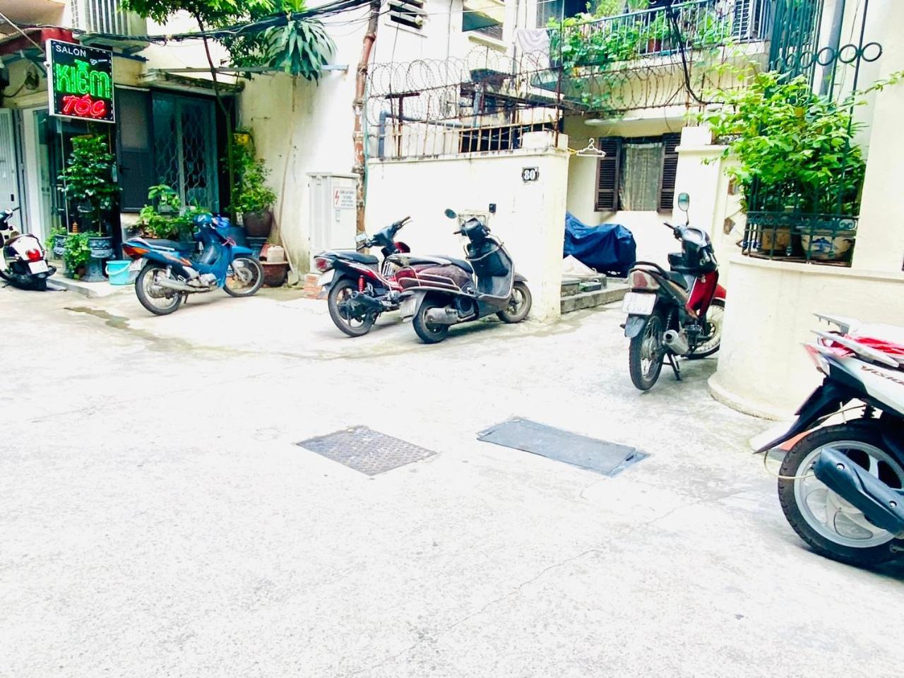 Cozy Homestay With Large Bed, Private Bathroom, Large Balcony 하노이 외부 사진