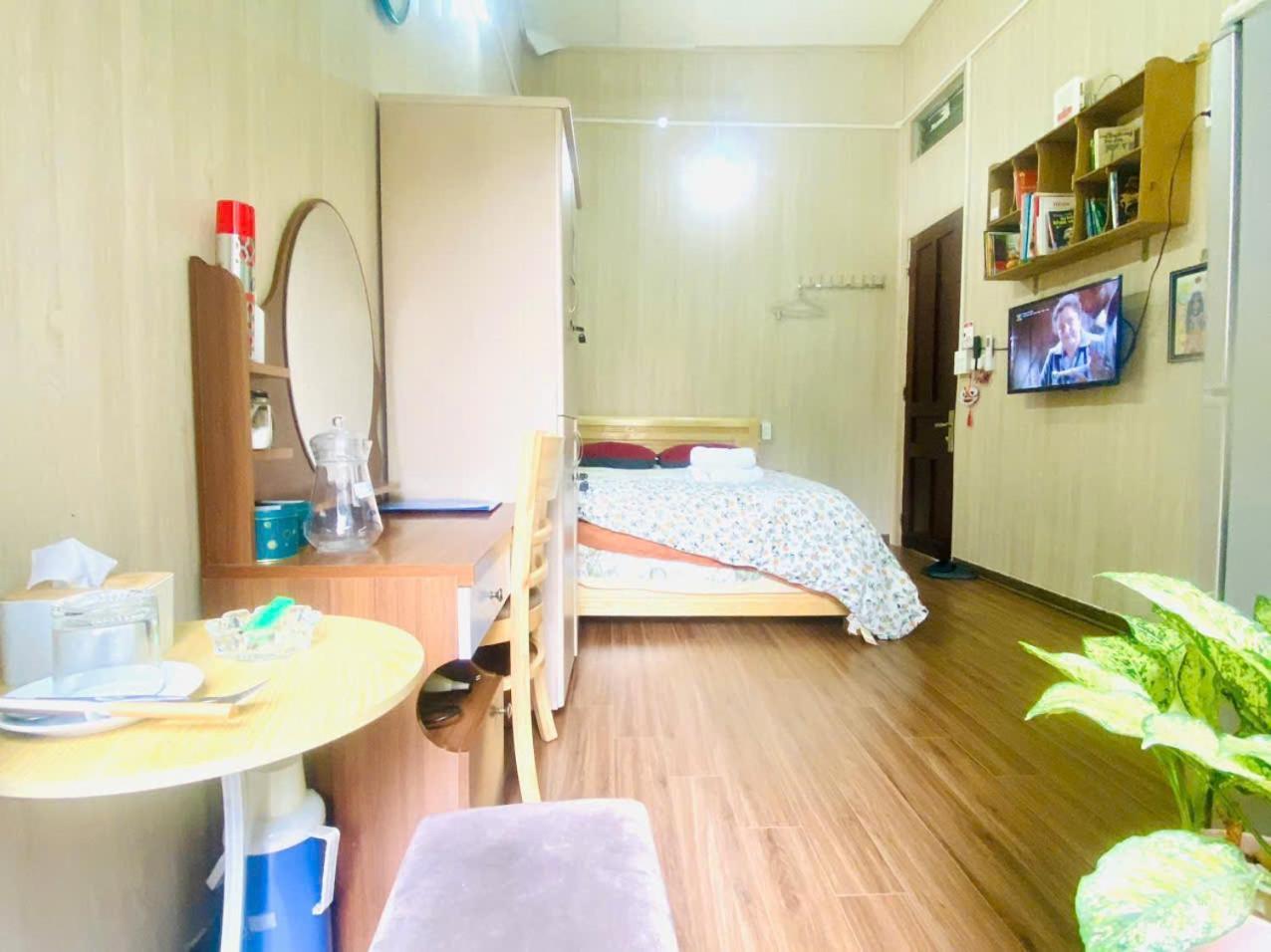 Cozy Homestay With Large Bed, Private Bathroom, Large Balcony 하노이 외부 사진