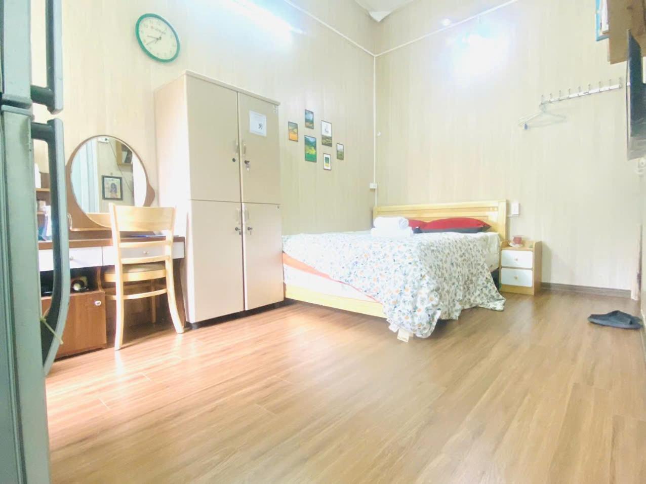 Cozy Homestay With Large Bed, Private Bathroom, Large Balcony 하노이 외부 사진